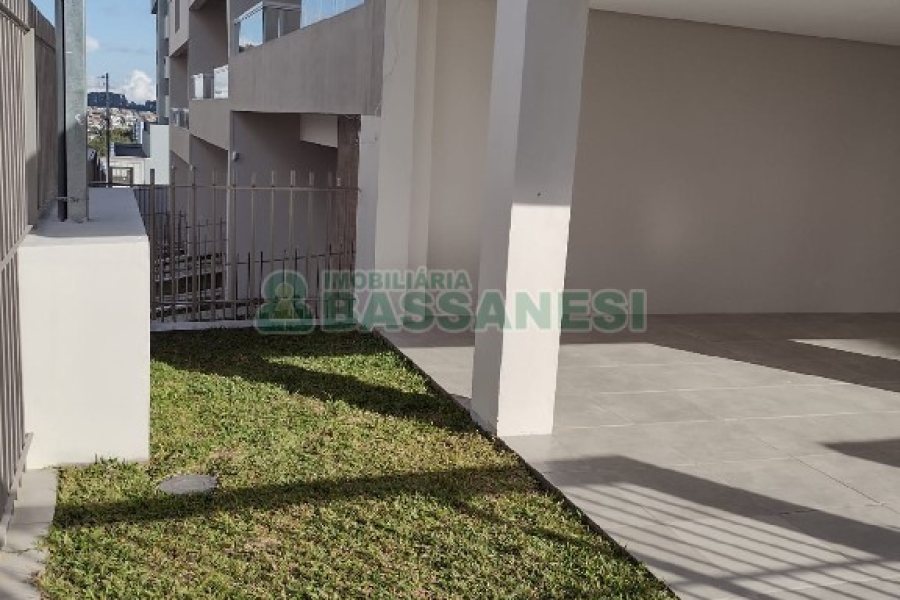 Sobrado com 94m², 3 dormitórios, 2 vagas, no bairro Vila Verde em Caxias do Sul para Comprar