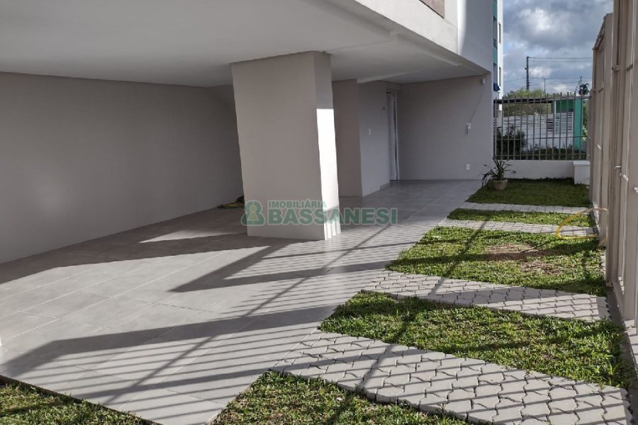 Sobrado com 94m², 3 dormitórios, 2 vagas, no bairro Vila Verde em Caxias do Sul para Comprar
