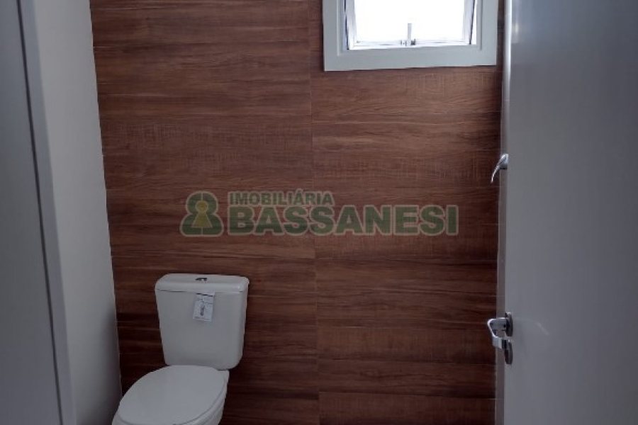 Sobrado com 94m², 3 dormitórios, 2 vagas, no bairro Vila Verde em Caxias do Sul para Comprar