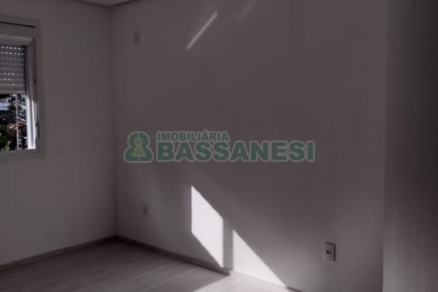 Sobrado com 94m², 3 dormitórios, 2 vagas, no bairro Vila Verde em Caxias do Sul para Comprar