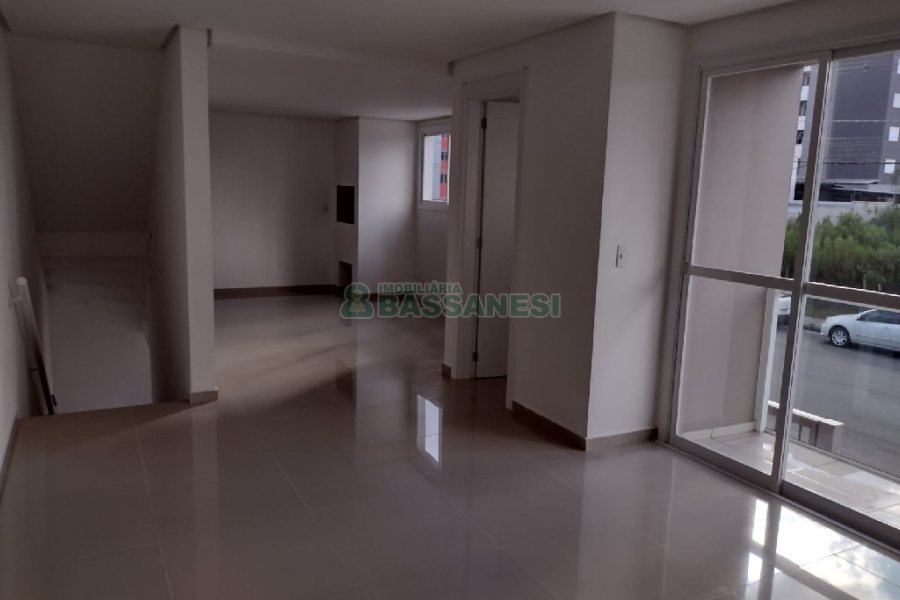 Sobrado com 94m², 3 dormitórios, 2 vagas, no bairro Vila Verde em Caxias do Sul para Comprar