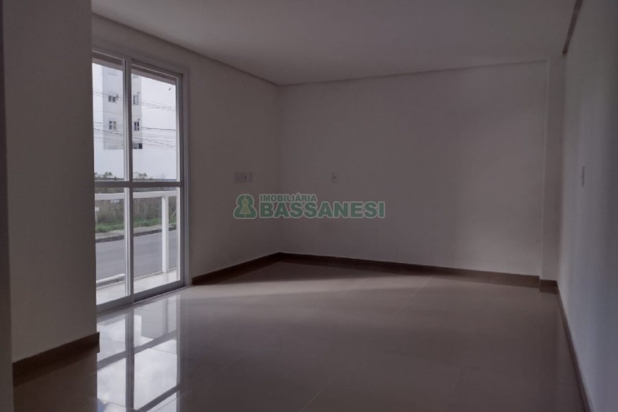 Sobrado com 94m², 3 dormitórios, 2 vagas, no bairro Vila Verde em Caxias do Sul para Comprar