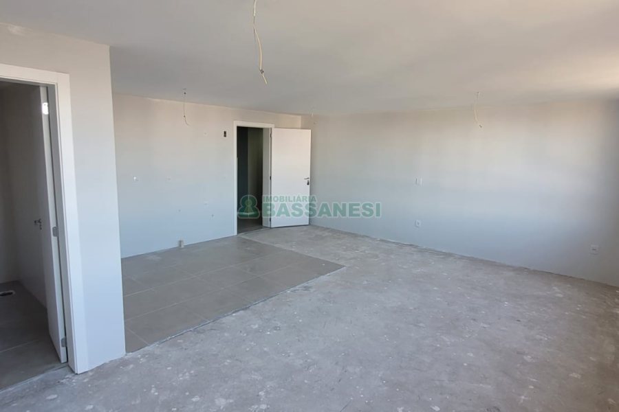 Kitinete com 42m², 1 vaga, no bairro Rio Branco em Caxias do Sul para Comprar
