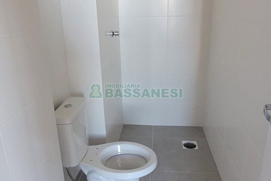 Kitinete com 42m², 1 vaga, no bairro Rio Branco em Caxias do Sul para Comprar