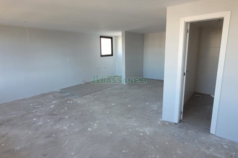 Kitinete com 42m², 1 vaga, no bairro Rio Branco em Caxias do Sul para Comprar