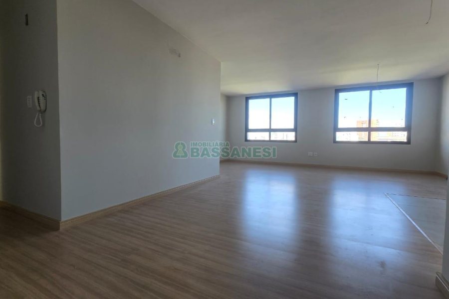 Kitinete com 47m², 1 vaga, no bairro Rio Branco em Caxias do Sul para Comprar