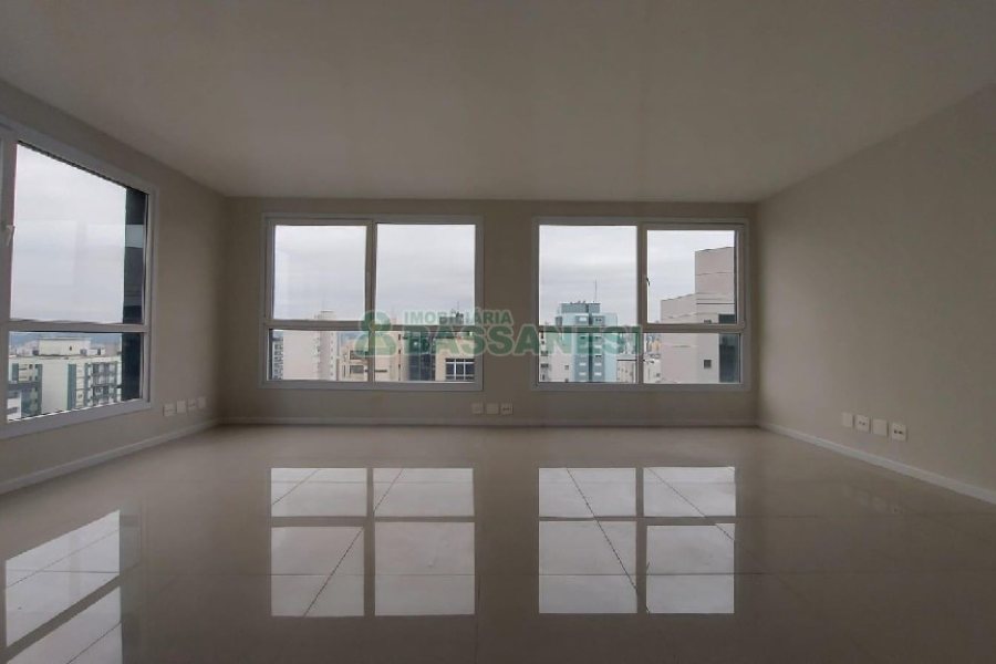 Sala com 36m², 1 vaga, no bairro Centro em Caxias do Sul para Alugar