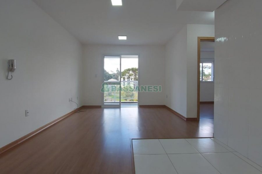 Apartamento com 54m², 2 dormitórios, 1 vaga, no bairro Vinhedos em Caxias do Sul para Comprar