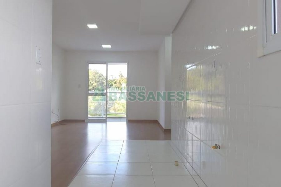 Apartamento com 54m², 2 dormitórios, 1 vaga, no bairro Vinhedos em Caxias do Sul para Comprar