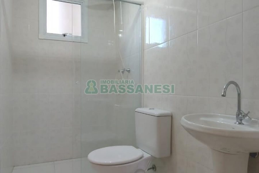 Apartamento com 54m², 2 dormitórios, 1 vaga, no bairro Vinhedos em Caxias do Sul para Comprar