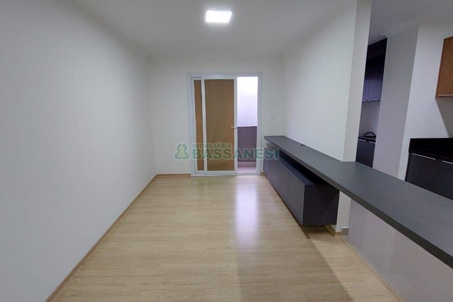Apartamento com 93m², 3 dormitórios, 1 vaga, no bairro Madureira em Caxias do Sul para Alugar