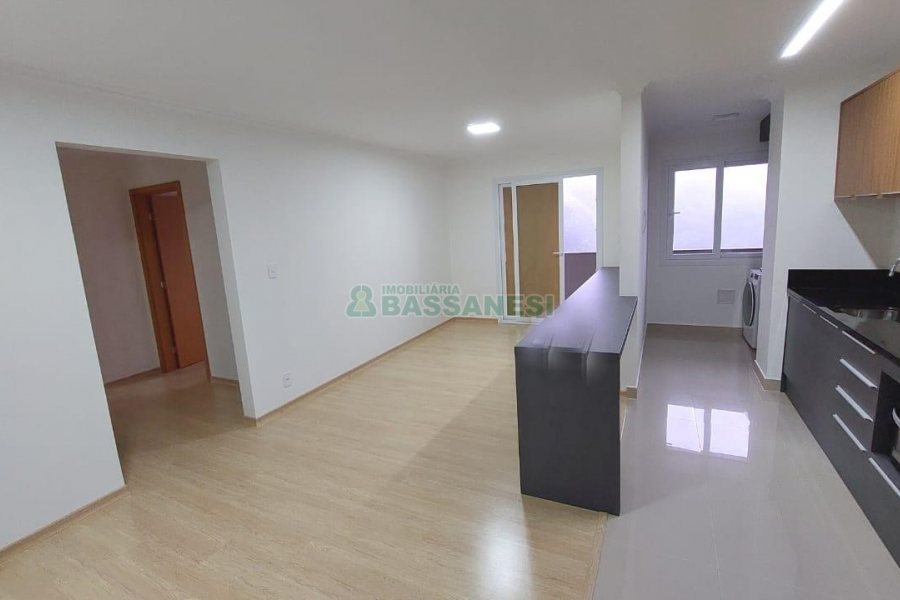 Apartamento com 93m², 3 dormitórios, 1 vaga, no bairro Madureira em Caxias do Sul para Alugar