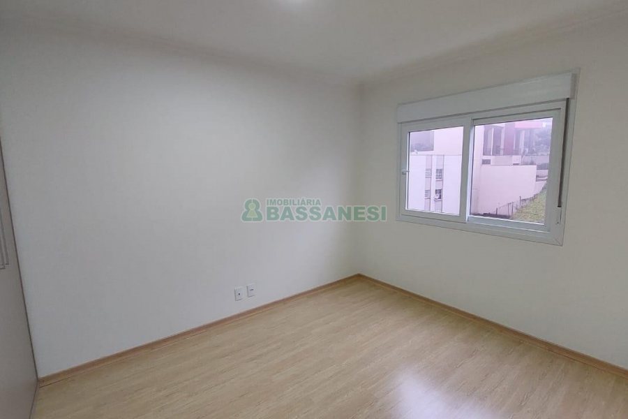 Apartamento com 93m², 3 dormitórios, 1 vaga, no bairro Madureira em Caxias do Sul para Alugar