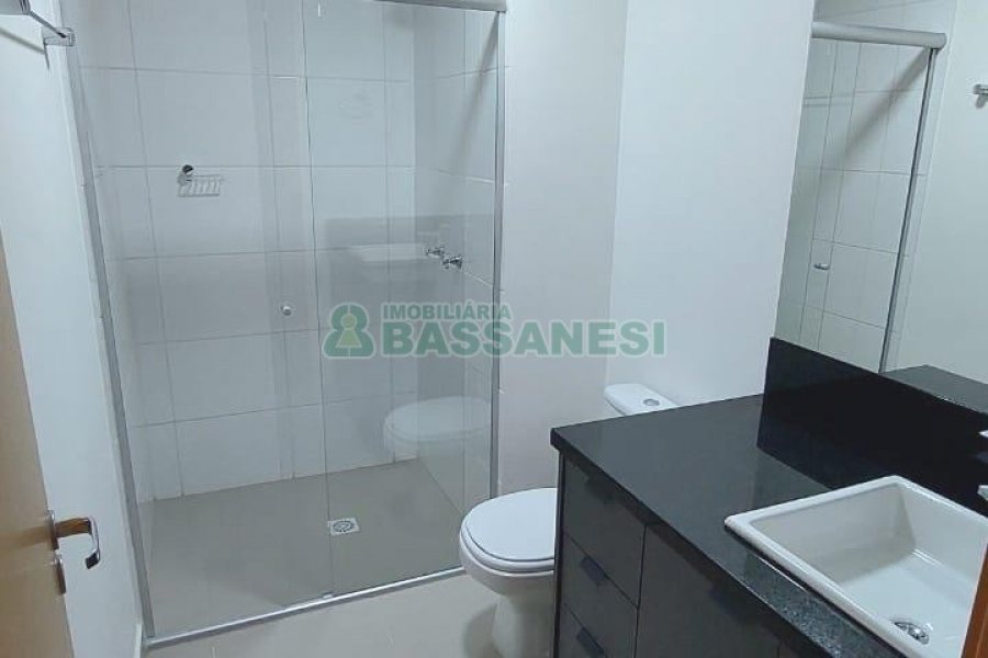 Apartamento com 93m², 3 dormitórios, 1 vaga, no bairro Madureira em Caxias do Sul para Alugar