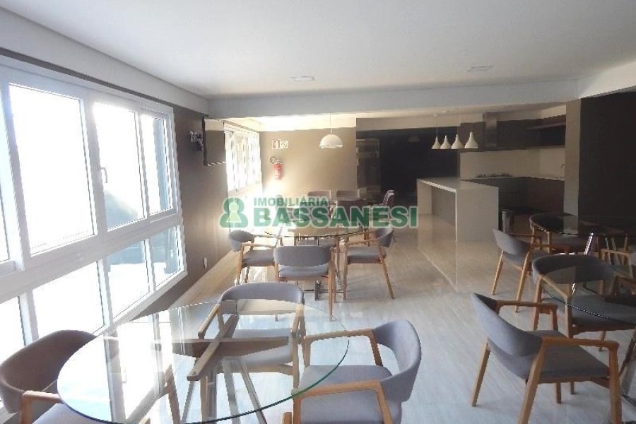 Apartamento com 93m², 3 dormitórios, 1 vaga, no bairro Madureira em Caxias do Sul para Alugar