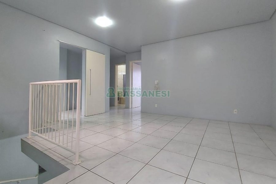 Casa com 84m², 2 dormitórios, 1 vaga, no bairro Cristo Redentor em Caxias do Sul para Alugar