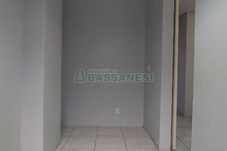 Casa com 84m², 2 dormitórios, 1 vaga, no bairro Cristo Redentor em Caxias do Sul para Alugar