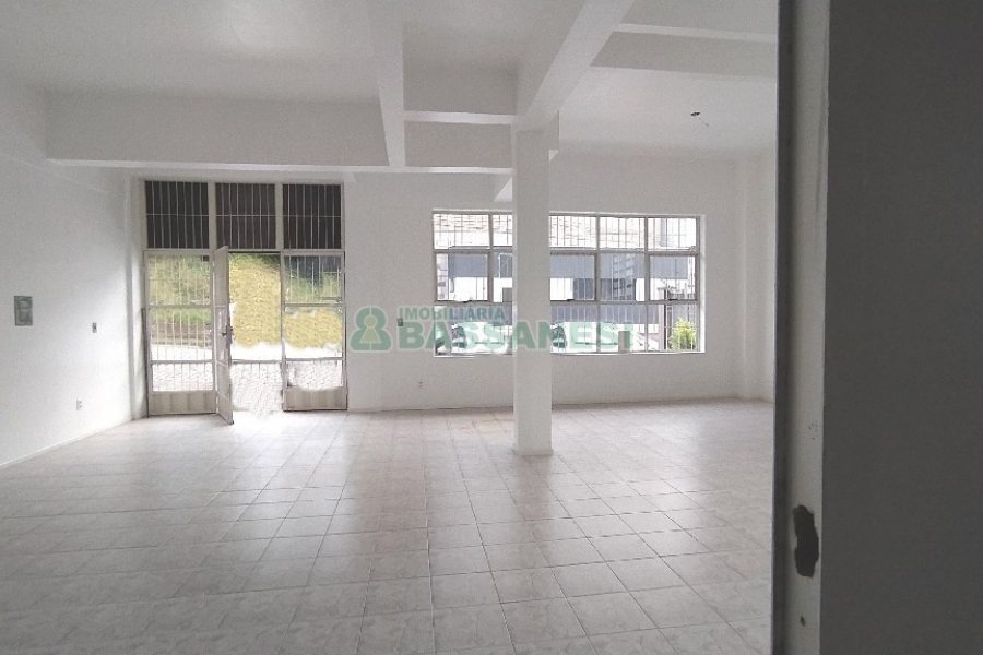 Loja com 106m², no bairro Sagrada Família em Caxias do Sul para Alugar