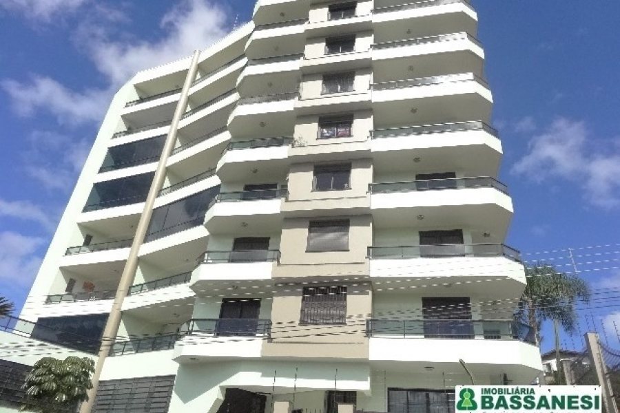 Apartamento com 154m², 3 dormitórios, 4 vagas, no bairro São Leopoldo em Caxias do Sul para Comprar