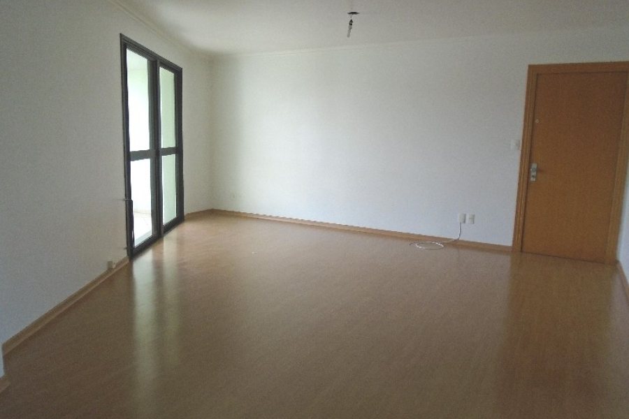 Apartamento com 154m², 3 dormitórios, 4 vagas, no bairro São Leopoldo em Caxias do Sul para Comprar