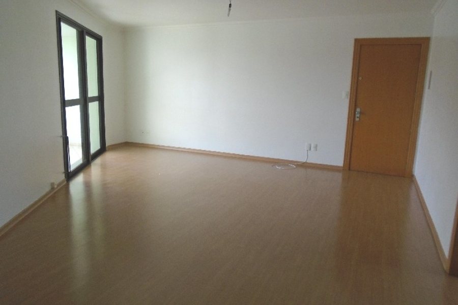 Apartamento com 154m², 3 dormitórios, 4 vagas, no bairro São Leopoldo em Caxias do Sul para Comprar