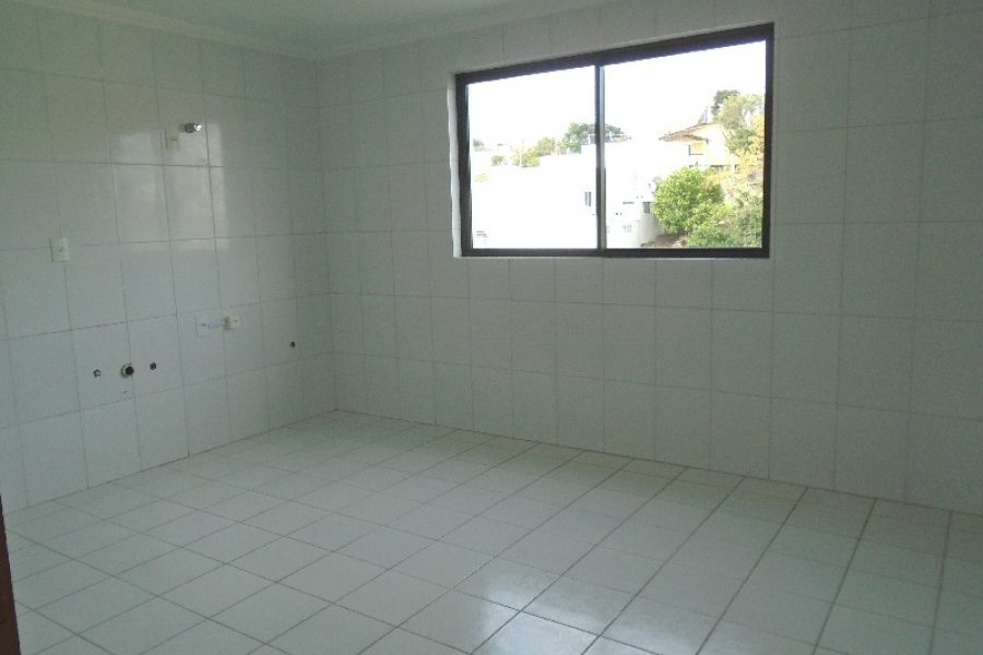 Apartamento com 154m², 3 dormitórios, 4 vagas, no bairro São Leopoldo em Caxias do Sul para Comprar