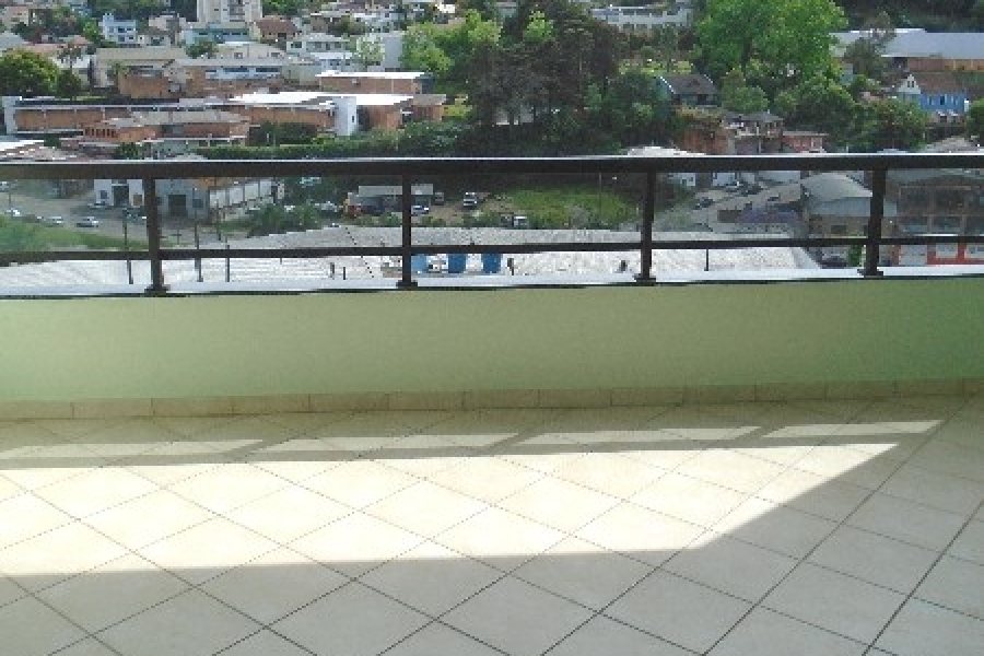 Apartamento com 154m², 3 dormitórios, 4 vagas, no bairro São Leopoldo em Caxias do Sul para Comprar