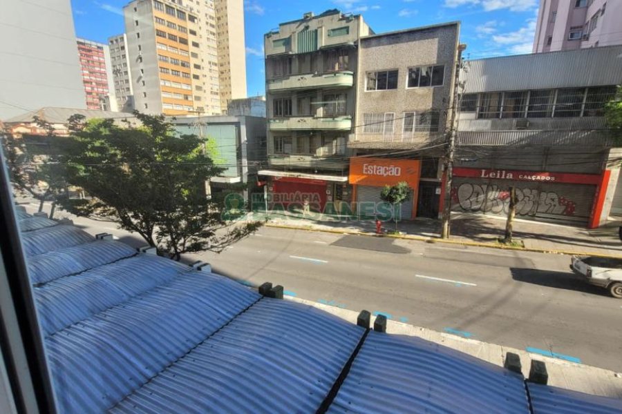 Sala com 74m², no bairro Centro em Caxias do Sul para Alugar