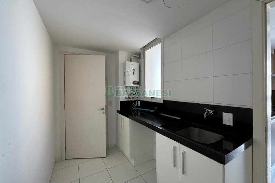 Apartamento com 90m², 3 dormitórios, 1 vaga, no bairro Cristo Redentor em Caxias do Sul para Alugar