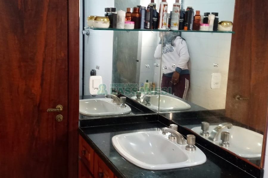 Apartamento com 131m², 3 dormitórios, 2 vagas, no bairro Rio Branco em Caxias do Sul para Comprar