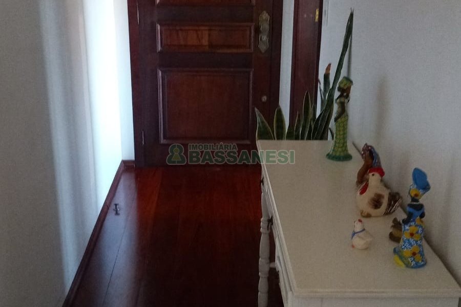 Apartamento com 131m², 3 dormitórios, 2 vagas, no bairro Rio Branco em Caxias do Sul para Comprar