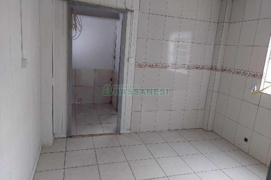 Casa com 50m², 2 dormitórios, no bairro São Leopoldo em Caxias do Sul para Comprar