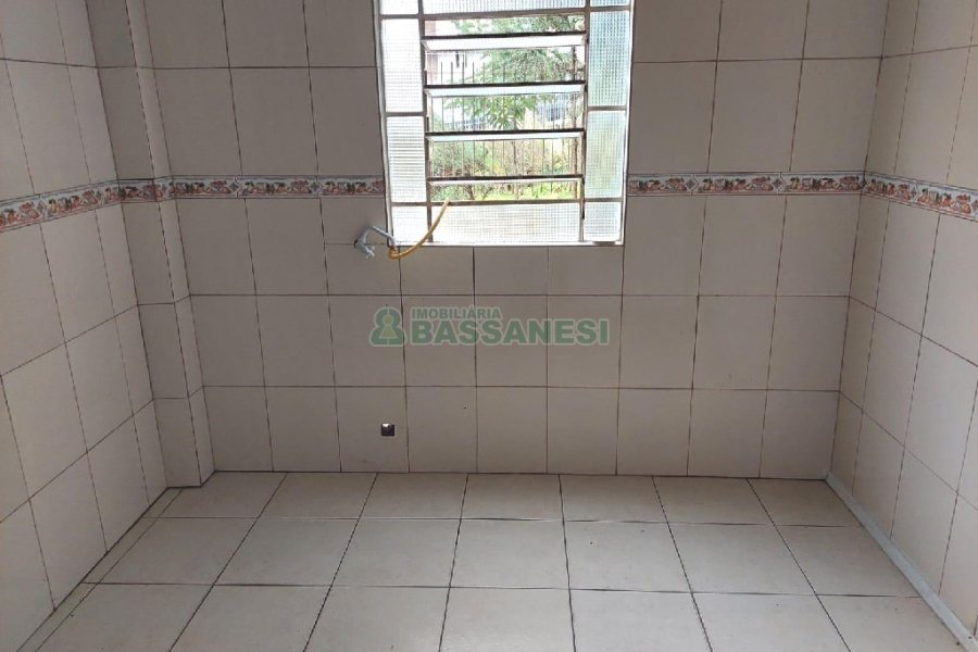 Casa com 50m², 2 dormitórios, no bairro São Leopoldo em Caxias do Sul para Comprar