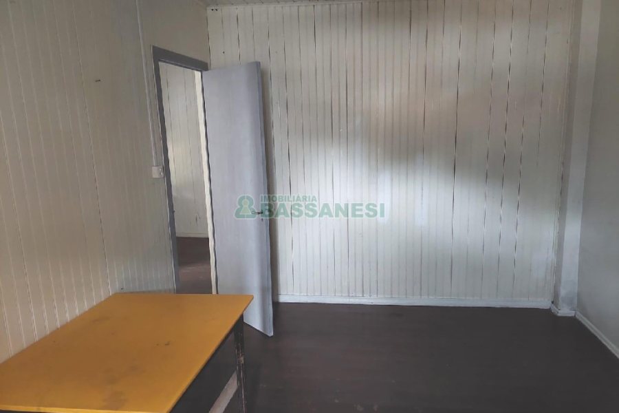 Casa com 50m², 2 dormitórios, no bairro São Leopoldo em Caxias do Sul para Comprar