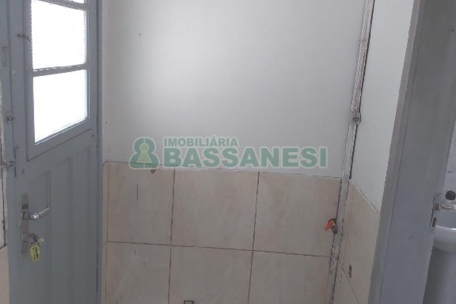 Casa com 50m², 2 dormitórios, no bairro São Leopoldo em Caxias do Sul para Comprar