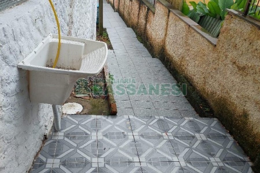 Casa com 50m², 2 dormitórios, no bairro São Leopoldo em Caxias do Sul para Comprar