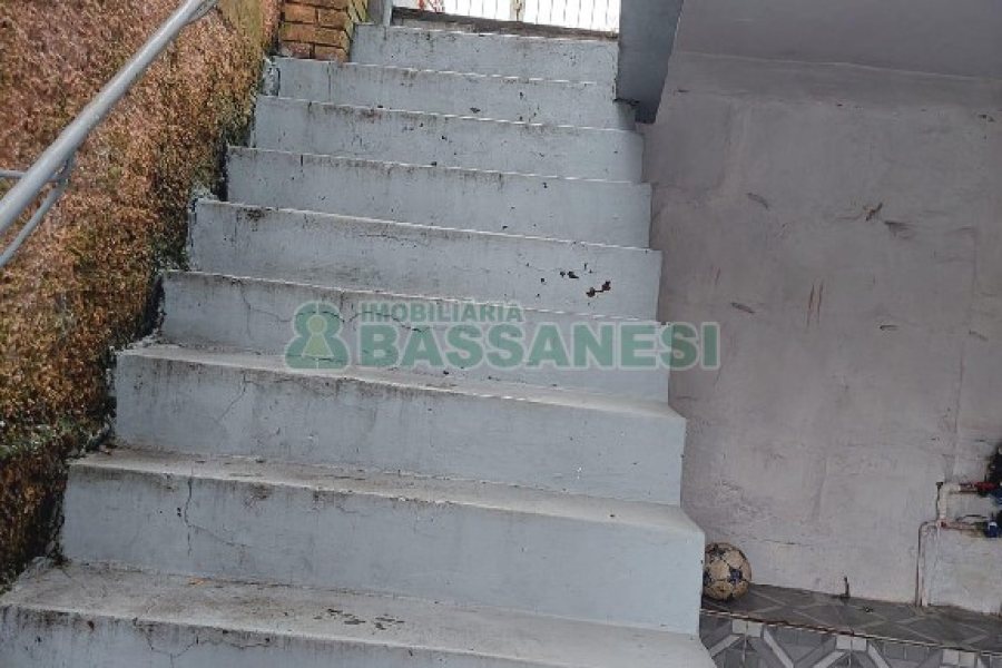 Casa com 50m², 2 dormitórios, no bairro São Leopoldo em Caxias do Sul para Comprar