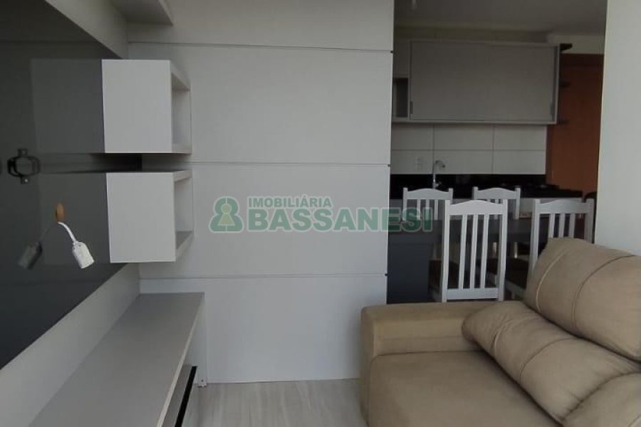Apto Mobiliado com 58m², 2 dormitórios, 1 vaga, no bairro Petrópolis em Caxias do Sul para Comprar