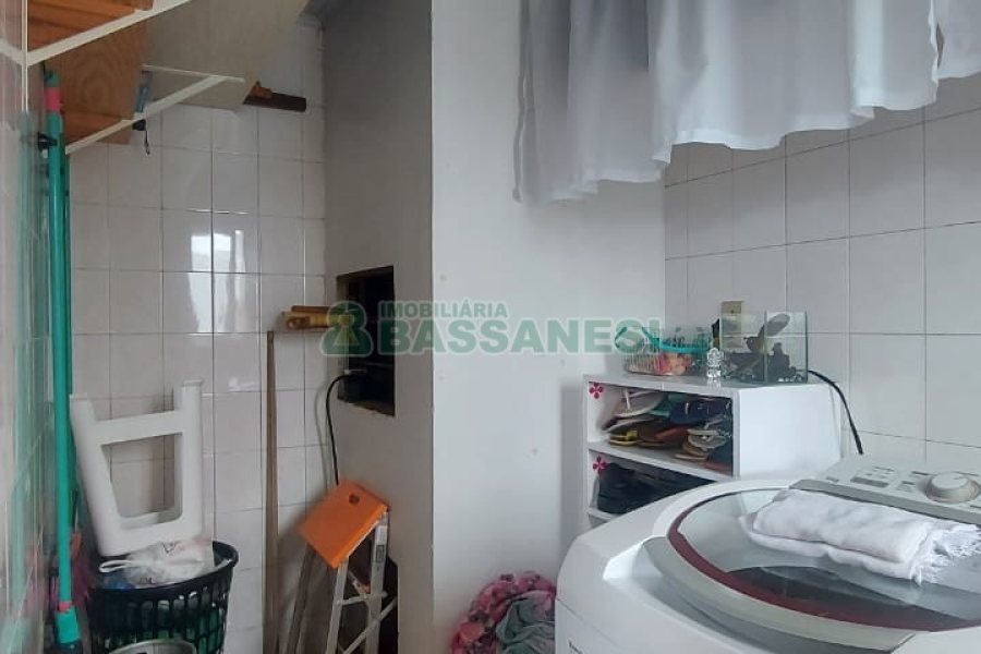 Apartamento com 81m², 3 dormitórios, 2 vagas, no bairro Desvio Rizzo em Caxias do Sul para Comprar