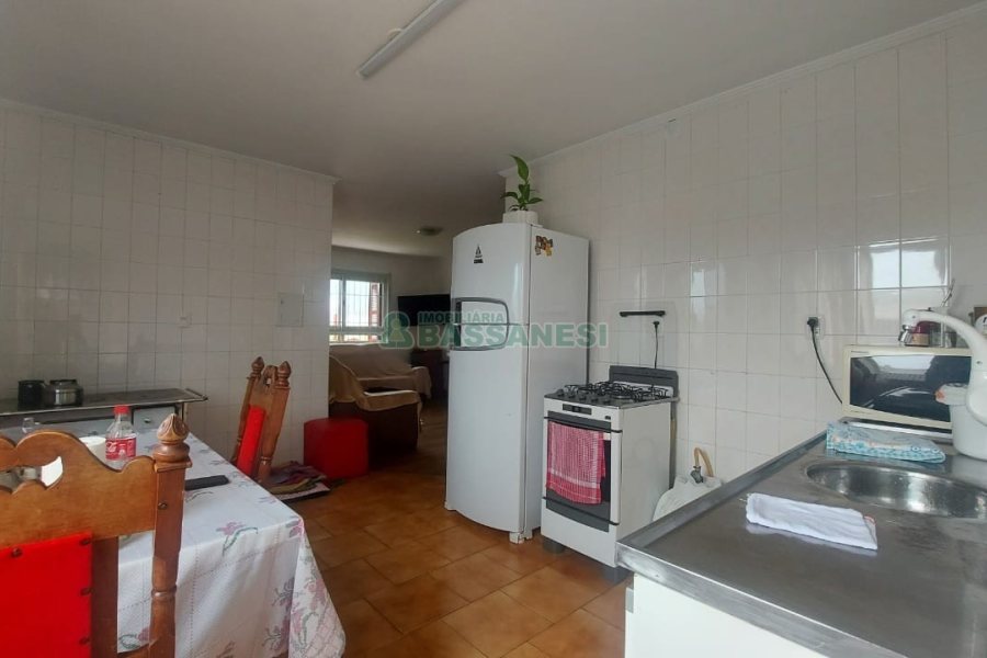 Apartamento com 81m², 3 dormitórios, 2 vagas, no bairro Desvio Rizzo em Caxias do Sul para Comprar