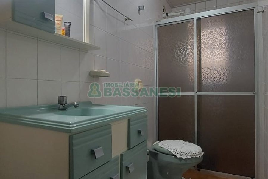 Apartamento com 81m², 3 dormitórios, 2 vagas, no bairro Desvio Rizzo em Caxias do Sul para Comprar