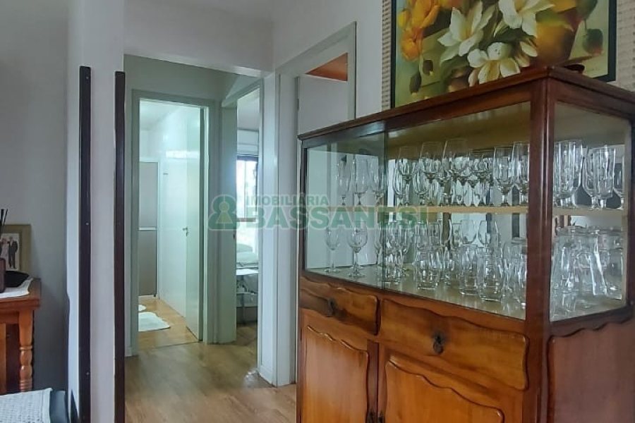 Apartamento com 81m², 3 dormitórios, 2 vagas, no bairro Desvio Rizzo em Caxias do Sul para Comprar