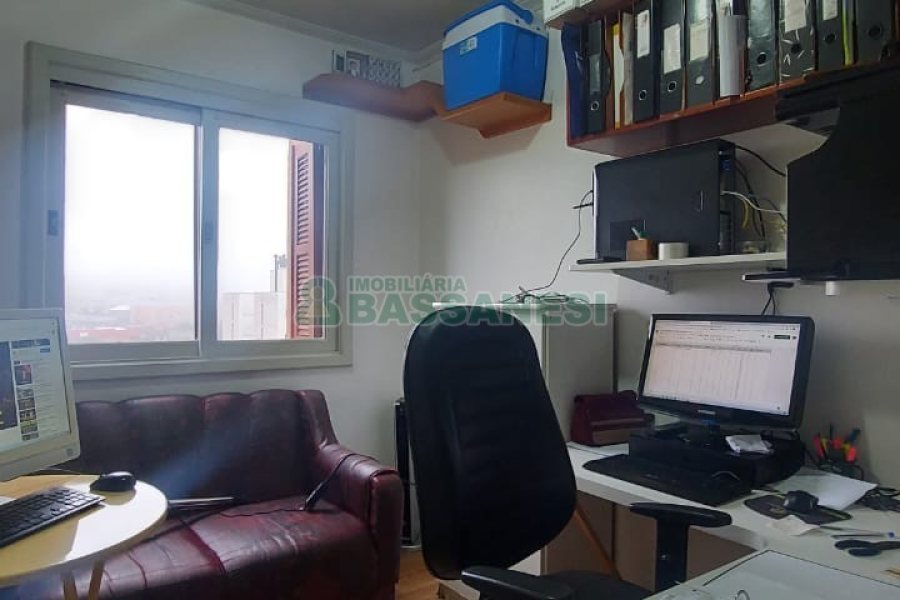 Apartamento com 81m², 3 dormitórios, 2 vagas, no bairro Desvio Rizzo em Caxias do Sul para Comprar