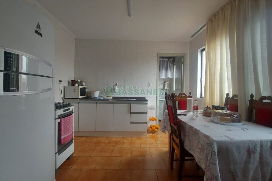 Apartamento com 81m², 3 dormitórios, 2 vagas, no bairro Desvio Rizzo em Caxias do Sul para Comprar