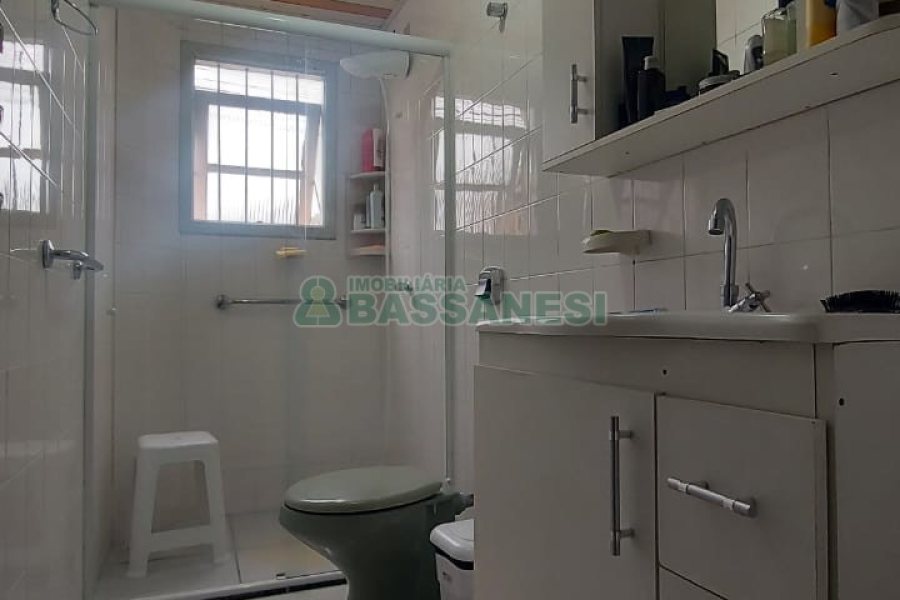 Apartamento com 81m², 3 dormitórios, 2 vagas, no bairro Desvio Rizzo em Caxias do Sul para Comprar