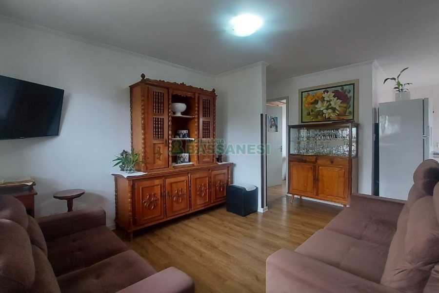 Apartamento com 81m², 3 dormitórios, 2 vagas, no bairro Desvio Rizzo em Caxias do Sul para Comprar