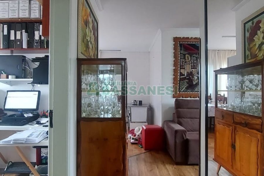 Apartamento com 81m², 3 dormitórios, 2 vagas, no bairro Desvio Rizzo em Caxias do Sul para Comprar