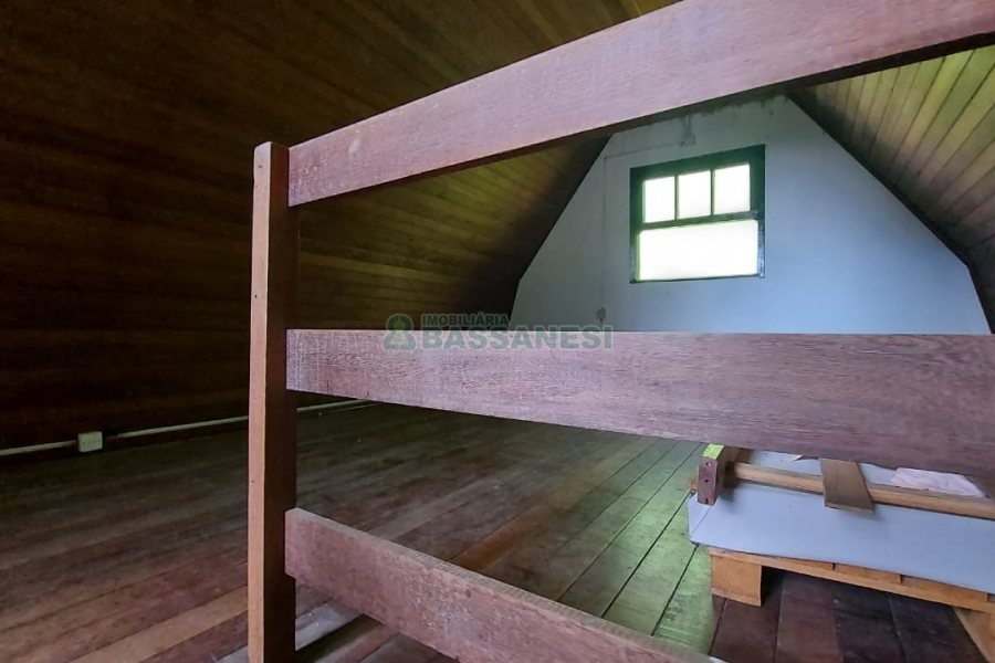 Casa Comercial com 366m², 6 dormitórios, 3 vagas, no bairro São Cristóvão em Caxias do Sul para Comprar