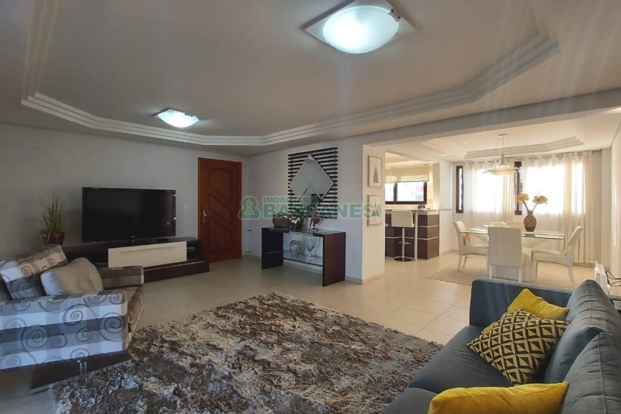 Apto Mobiliado com 198m², 3 dormitórios, 3 vagas, no bairro Madureira em Caxias do Sul para Comprar