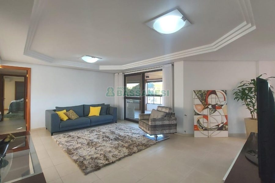 Apto Mobiliado com 198m², 3 dormitórios, 3 vagas, no bairro Madureira em Caxias do Sul para Comprar